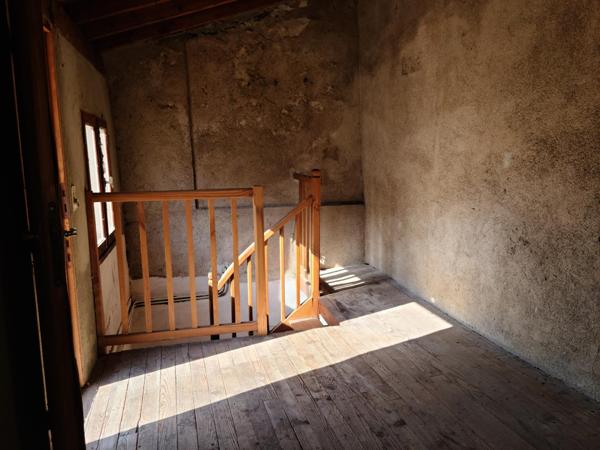 Maison plein centre, cave voûtée, terrasse, patio