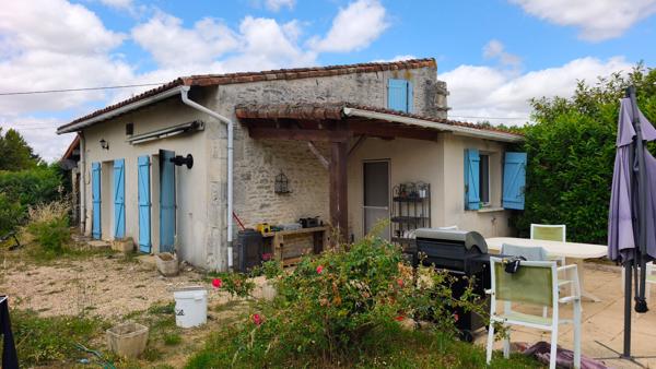 Maison Val De Comporte (Saint Macoux) à 5 minute de la N10 Poitiers Angoulême