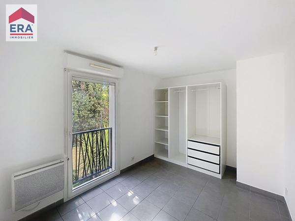 A VENDRE APPARTEMENT  3 PIECES TERRASSE GARAGE 13014  STE MARTHE.