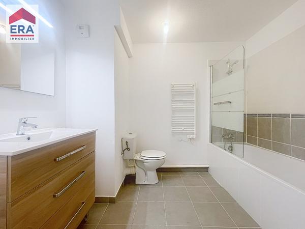 A VENDRE APPARTEMENT  3 PIECES TERRASSE GARAGE 13014  STE MARTHE.