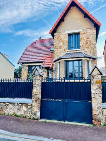 Maison Nanterre €990 000 ** - Référence 15355