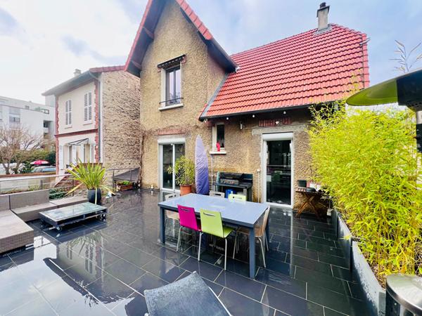 Maison Nanterre €990 000 ** - Référence 15355