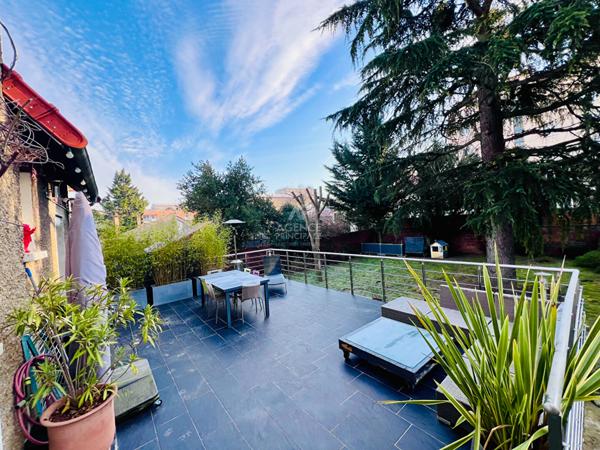 Maison Nanterre €990 000 ** - Référence 15355