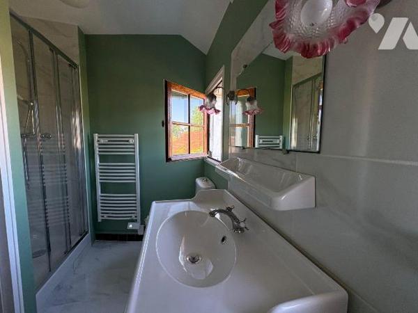 Située au centre de Lamotte-Beuvron (41600), cette maison rare sur le marché vous séduira par s...