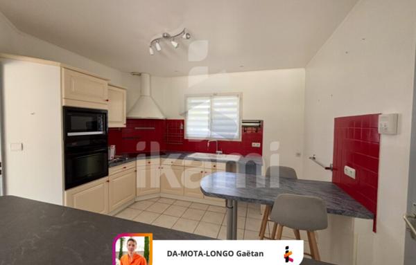 Maison 4 chambres avec piscine et mezzanine   Environnement calme