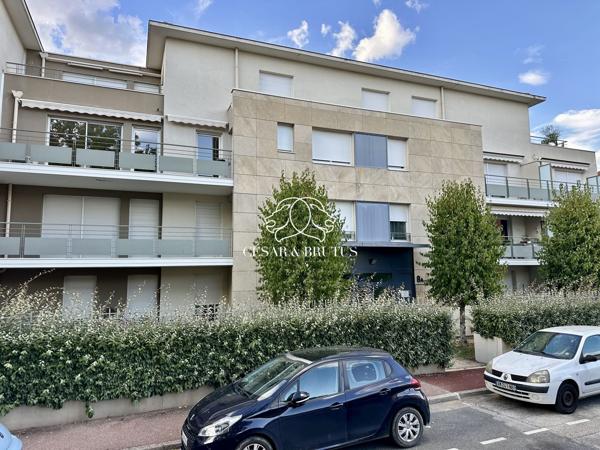 Appartement T2 avec balcon + garage – hyper centre