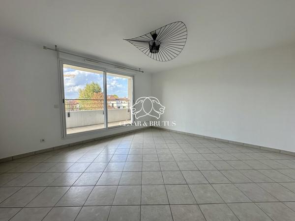 Appartement T2 avec balcon + garage – hyper centre