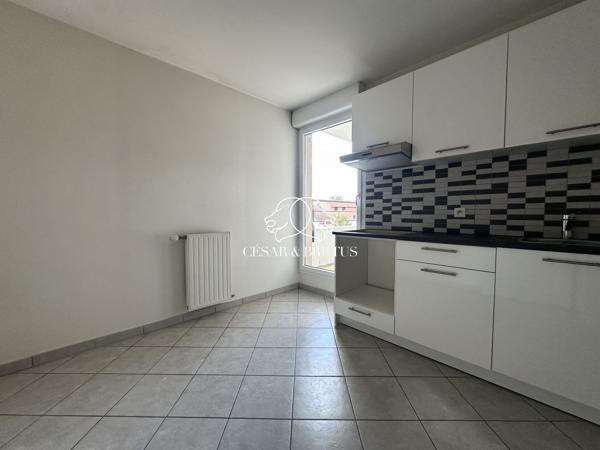 Appartement T2 avec balcon + garage – hyper centre