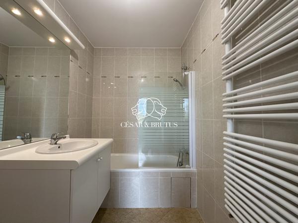 Appartement T2 avec balcon + garage – hyper centre