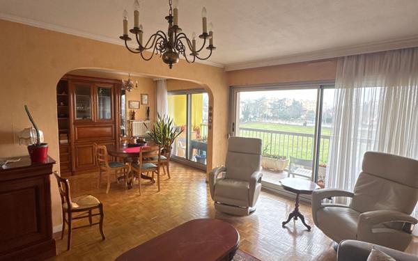 Appartement à vendre    3 pièces • 84,46 m2 Bron