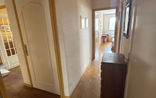 Appartement à vendre    3 pièces • 84,46 m2 Bron