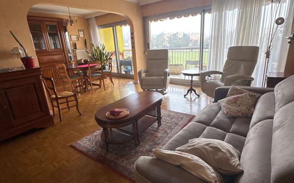 Appartement à vendre    3 pièces • 84,46 m2 Bron