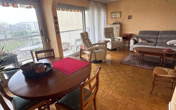 Appartement à vendre    3 pièces • 84,46 m2 Bron
