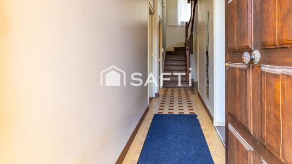 Jolie Maison de ville de 120 m², terrain de 160 m², avec garage et cave.