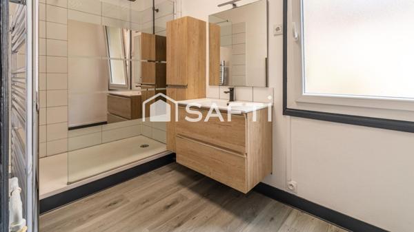 Jolie Maison de ville de 120 m², terrain de 160 m², avec garage et cave.