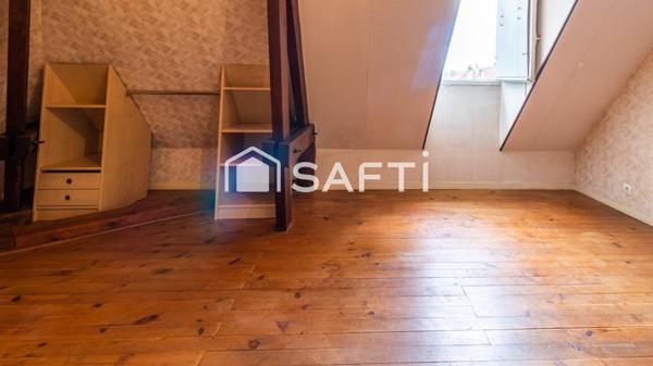 Jolie Maison de ville de 120 m², terrain de 160 m², avec garage et cave.