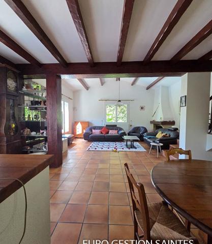 MAISON T5 - PISCINE - JARDIN - GARAGE