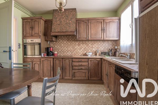 Maison à vendre 6 pièces 140 m² Sainte-Gemmes-sur-Loire