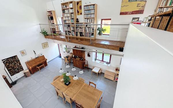 Maison à vendre    6 pièces • 235 m2 Vulbens