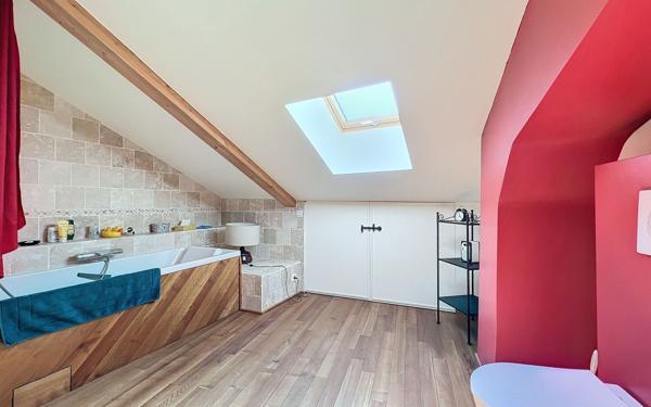 Maison à vendre    6 pièces • 235 m2 Vulbens