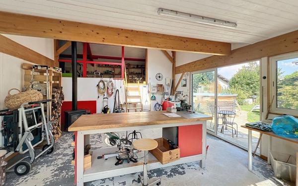 Maison à vendre    6 pièces • 235 m2 Vulbens