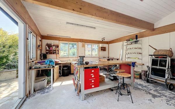 Maison à vendre    6 pièces • 235 m2 Vulbens