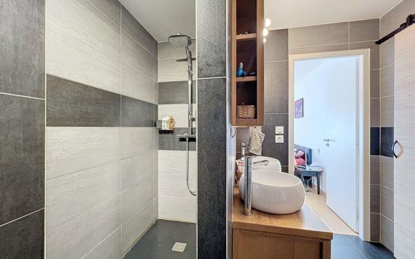 Maison à vendre    6 pièces • 235 m2 Vulbens