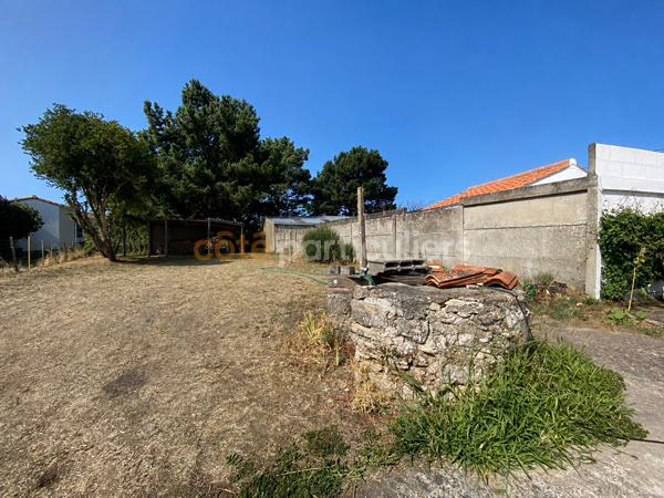 Vente
                Maison85,66 m² - 4 Pièces -
                    L AIGUILLON LA PRESQU ILE (85460)