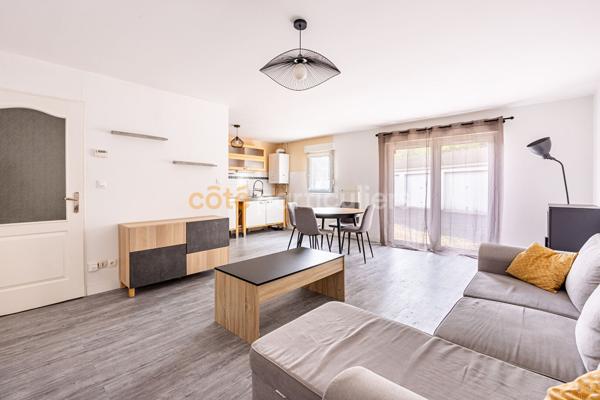 Vente
                Appartement66 m² - 3 Pièces -
                    BASSE-GOULAINE (44115)