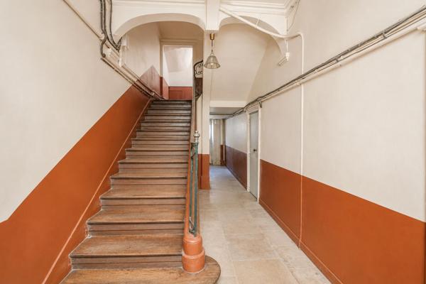 Immeuble Nevers 4 appartements + un local commercial, hyper centre de Nevers, 2h30 PARIS