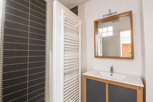 Immeuble Nevers 4 appartements + un local commercial, hyper centre de Nevers, 2h30 PARIS