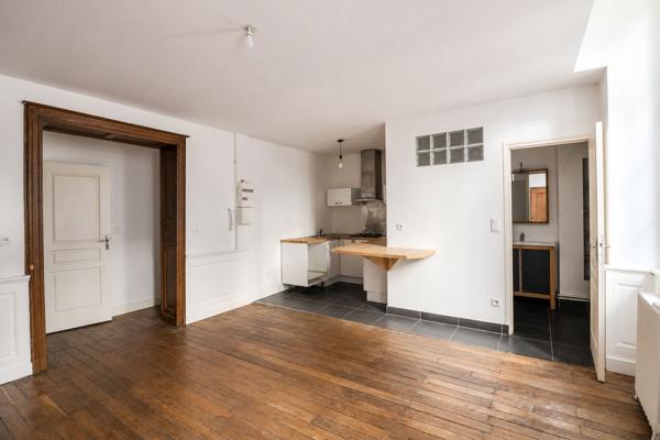 Immeuble Nevers 4 appartements + un local commercial, hyper centre de Nevers, 2h30 PARIS