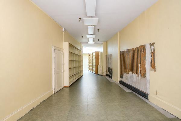Immeuble Nevers 4 appartements + un local commercial, hyper centre de Nevers, 2h30 PARIS