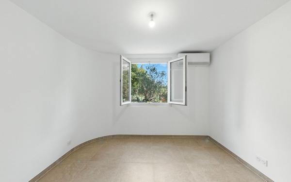 Appartement à vendre    4 pièces • 89 m2 Sanary-sur-Mer