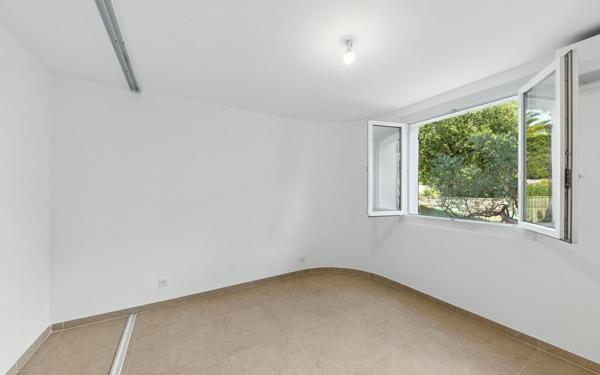 Appartement à vendre    4 pièces • 89 m2 Sanary-sur-Mer