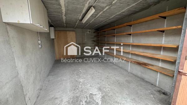 Maison de ville avec jardin et 2 grands garages