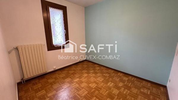 Maison de ville avec jardin et 2 grands garages