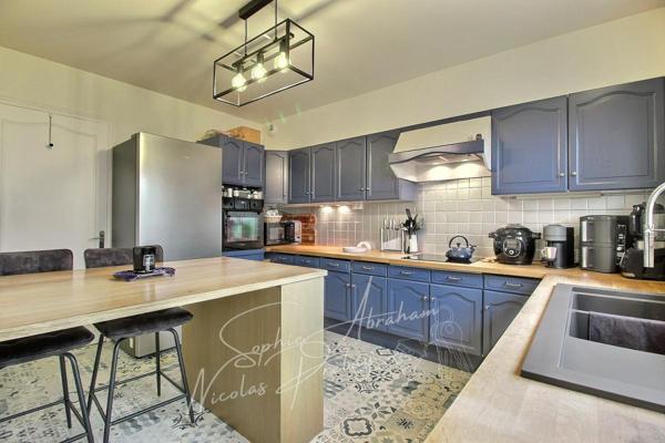 Maison individuelle sur sous-sol de 7 pièces, 5 chambres avec jardin clos