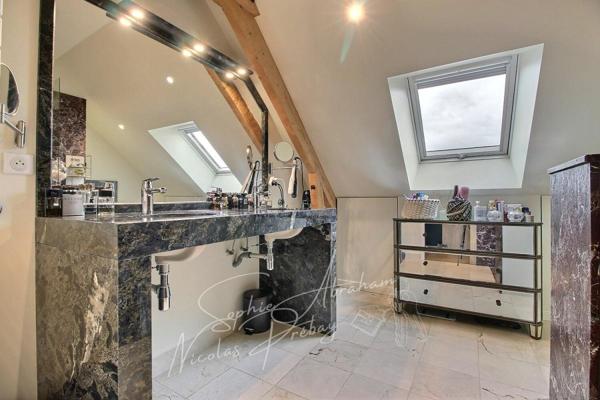Maison individuelle sur sous-sol de 7 pièces, 5 chambres avec jardin clos