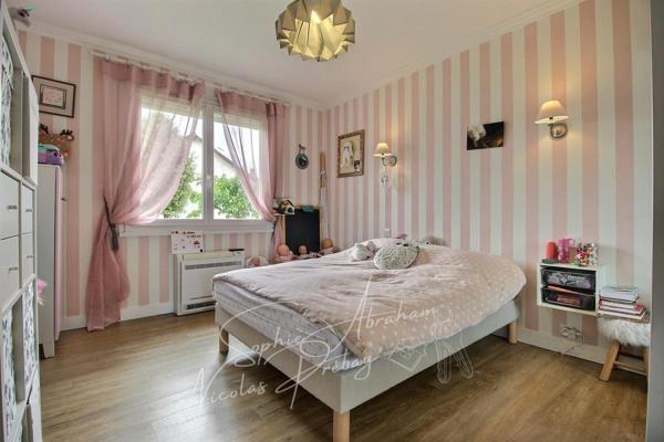 Maison individuelle sur sous-sol de 7 pièces, 5 chambres avec jardin clos