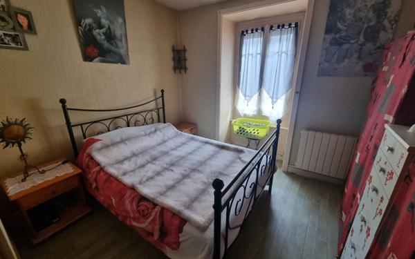 Immeuble à vendre    4 pièces • 93 m2 Saint-Yrieix-la-Perche