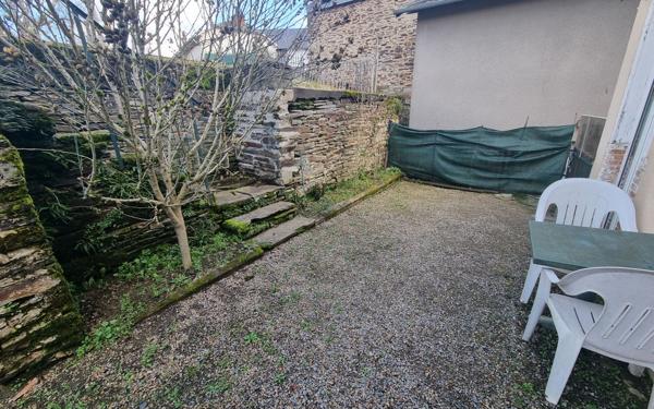 Immeuble à vendre    4 pièces • 93 m2 Saint-Yrieix-la-Perche