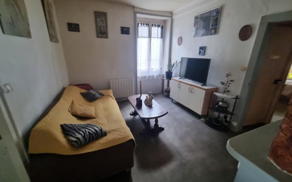 Immeuble à vendre    4 pièces • 93 m2 Saint-Yrieix-la-Perche