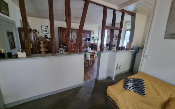 Immeuble à vendre    4 pièces • 93 m2 Saint-Yrieix-la-Perche