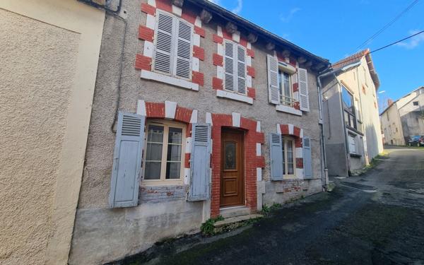 Immeuble à vendre    4 pièces • 93 m2 Saint-Yrieix-la-Perche