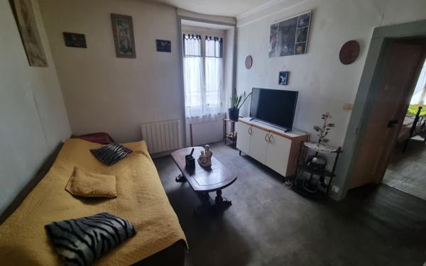 Immeuble à vendre    4 pièces • 93 m2 Saint-Yrieix-la-Perche