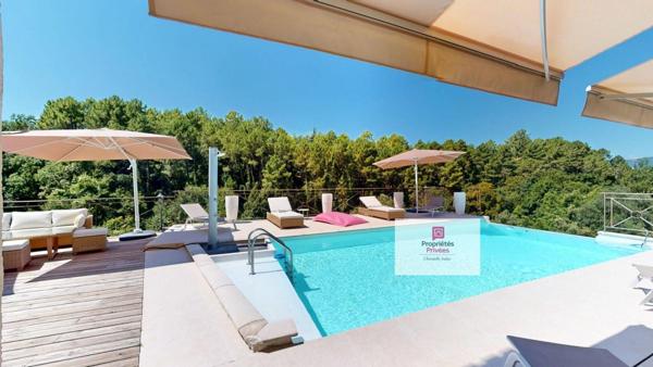 Villa Montauroux 5 pièce(s) 140 m2, terrain dominant 3080m2, Piscine, domotique intégrale