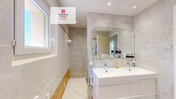 Villa Montauroux 5 pièce(s) 140 m2, terrain dominant 3080m2, Piscine, domotique intégrale