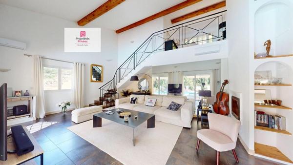 Villa Montauroux 5 pièce(s) 140 m2, terrain dominant 3080m2, Piscine, domotique intégrale