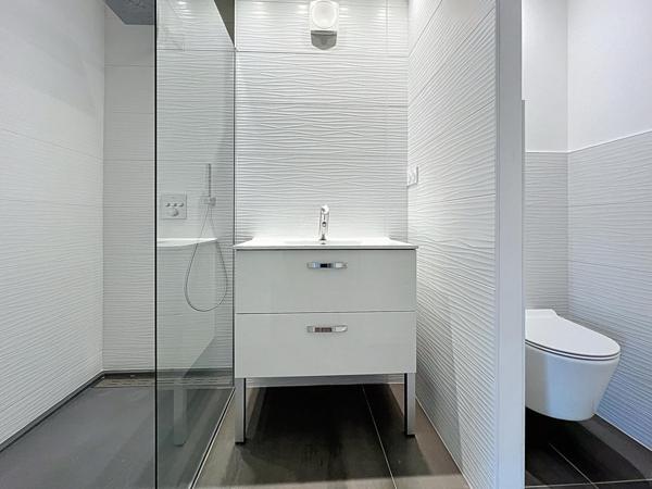 A VENDRE LAMBEZELLEC - T5 - 85 M2 - 3 CHAMBRES - TERRASSE - 2 PLACES DE PARKING